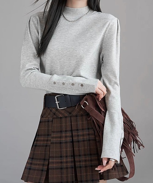 Miniministore(ミニミニストア)の「ニットトップス 長袖 ハイネック 重ね着(ニット/セーター・レディース・アイボリー/カーキブラウン/ライトグレー/ブラック・FREE)」の3枚目の写真