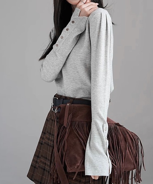 Miniministore(ミニミニストア)の「ニットトップス 長袖 ハイネック 重ね着(ニット/セーター・レディース・アイボリー/カーキブラウン/ライトグレー/ブラック・FREE)」の16枚目の写真