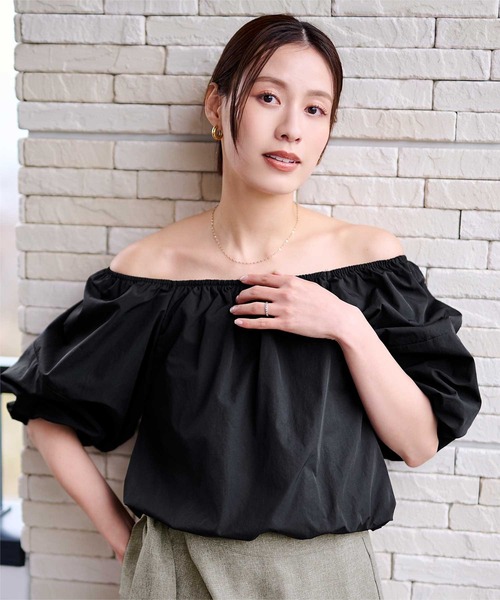 UR'S（ユアーズ）の「撥水オフショルプルオーバー（Tシャツ/カットソー・レディース・ブラック/ブラウン/ホワイト/チャコール・M/S/L）」の2枚目の写真