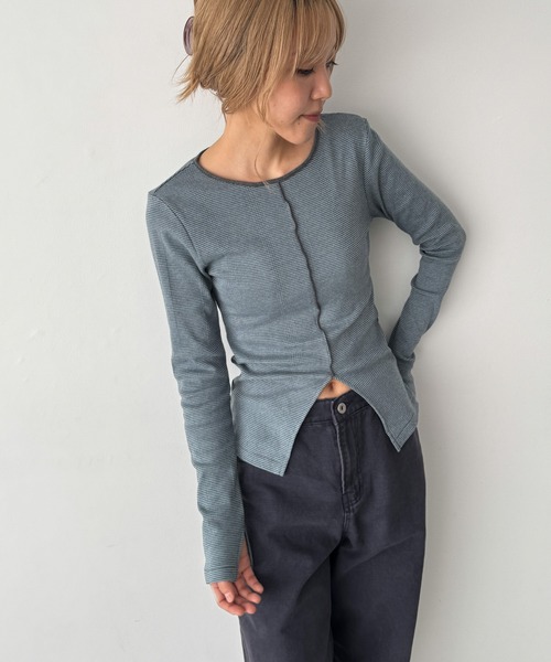 CANAL JEAN(キャナルジーン)の「Miller パネルリブスリットプルオーバー(Tシャツ/カットソー・レディース・レッド系その他/イエロー系その他/マルチ/ネイビー系/ブルー/グレー系その他/チャコールグレー・ONE SIZE)」の3枚目の写真