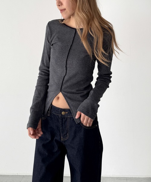CANAL JEAN(キャナルジーン)の「Miller パネルリブスリットプルオーバー(Tシャツ/カットソー・レディース・レッド系その他/イエロー系その他/マルチ/ネイビー系/ブルー/グレー系その他/チャコールグレー・ONE SIZE)」の2枚目の写真