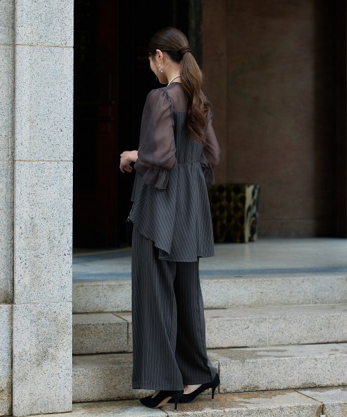 Jolie et Jolie（ジョリーエジョリー）の「キャンディースリーブペプラムストライプブラウス＋ワイドパンツセットアップ（パンツドレス・レディース・モカ/グレー・L/M/5L/4L/3L/LL）」の11枚目の写真