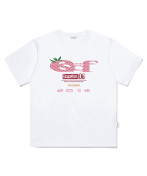 ESCAPEFROM（エスケープフロム）の「ストロベリードット ESCF ロゴ コラージュプリント オーバーサイズ 半袖Tシャツ ホワイト（Tシャツ/カットソー）」