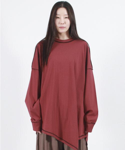 DEMARC(ドゥマーク)の「オーバーサイズアシンメトリーロングスリーブTシャツバーガンディ(Tシャツ/カットソー・レディース・その他・ONE SIZE)」の14枚目の写真