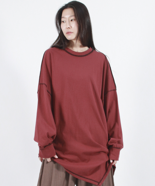 DEMARC(ドゥマーク)の「オーバーサイズアシンメトリーロングスリーブTシャツバーガンディ(Tシャツ/カットソー・レディース・その他・ONE SIZE)」の17枚目の写真