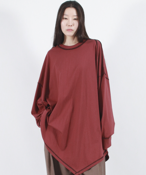 DEMARC(ドゥマーク)の「オーバーサイズアシンメトリーロングスリーブTシャツバーガンディ(Tシャツ/カットソー・レディース・その他・ONE SIZE)」の8枚目の写真
