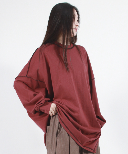 DEMARC(ドゥマーク)の「オーバーサイズアシンメトリーロングスリーブTシャツバーガンディ(Tシャツ/カットソー・レディース・その他・ONE SIZE)」の2枚目の写真