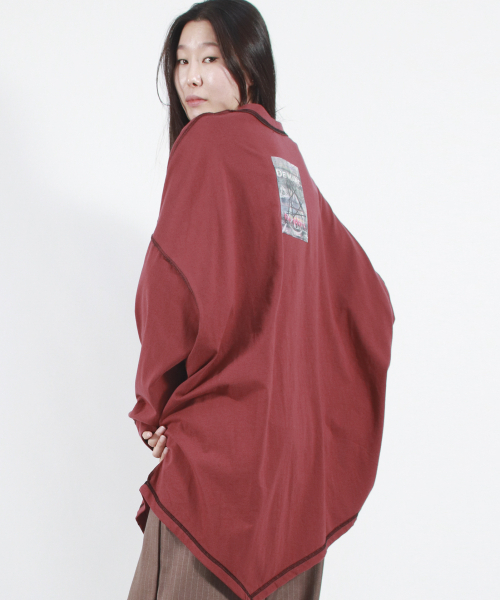 DEMARC(ドゥマーク)の「オーバーサイズアシンメトリーロングスリーブTシャツバーガンディ(Tシャツ/カットソー・レディース・その他・ONE SIZE)」の5枚目の写真