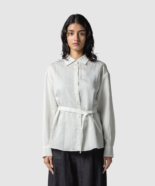 muller of yoshiokubo（ミュラーオブヨシオクボ）の「muller of yoshiokubo ミュラーオブヨシオクボ / STRIPE BACK OPEN SHIRTS クラシックストライプバックオープンシャツ / MLS26208（シャツ/ブラウス・レディース・ブルー/ピンク・FREE）」の2枚目の写真