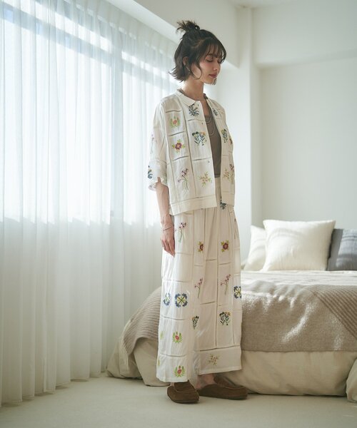 Remind me and forever(リマインドミーアンドフォーエバー)の「【nane】【India series】パッチワーク刺繍パンツ(その他パンツ・レディース・オフホワイト/ブラック・FREE)」の4枚目の写真