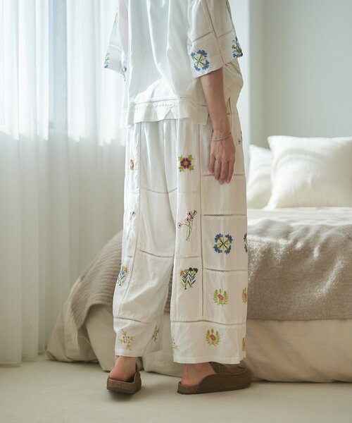 Remind me and forever(リマインドミーアンドフォーエバー)の「【nane】【India series】パッチワーク刺繍パンツ(その他パンツ・レディース・オフホワイト/ブラック・FREE)」の9枚目の写真