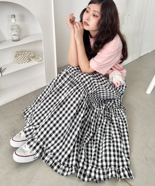 SOLLON.(ソルロン)の「裾フリルギンガムチェックロングスカート(スカート・レディース・ライトグリーン/ブラック/ライトブルー/ブルー・FREE)」の5枚目の写真