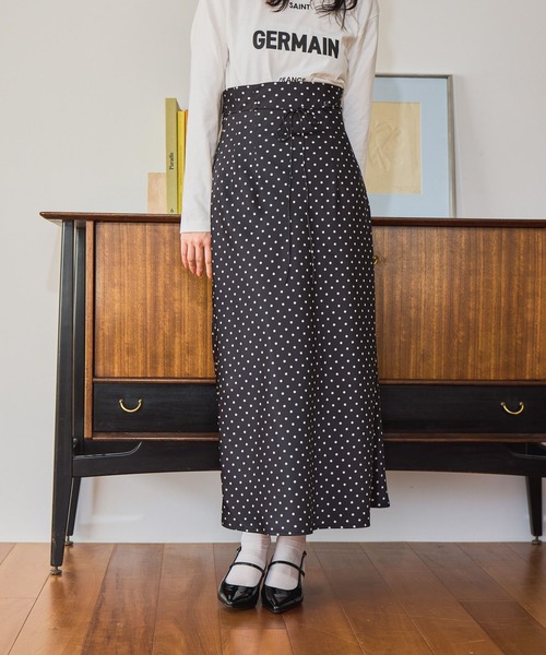 mysty woman(ミスティウーマン)の「アソートサテンナロースカート 661787(スカート・レディース・ブラック系その他/アイボリー/ブラック/ブラウン・FREE)」の13枚目の写真