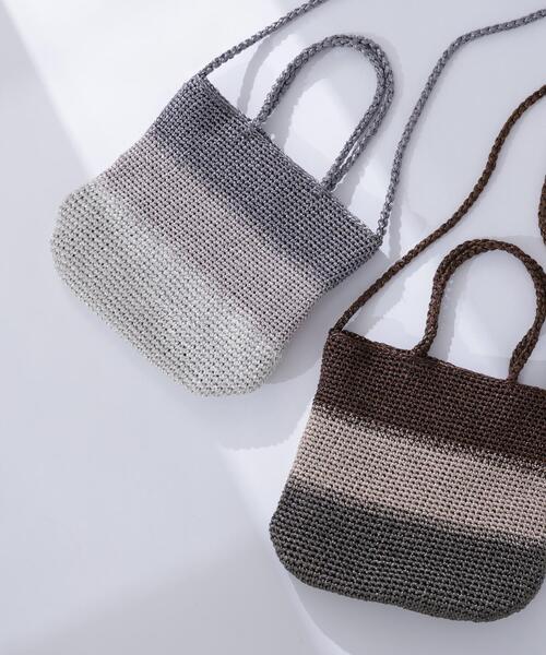 NATURAL BEAUTY BASIC(ナチュラルビューティーベーシック)の「【Oggi.jp掲載】◇メタリックボーダー2wayバッグ(ハンドバッグ・レディース・シルバー系その他/ゴールド系その他・フリ-)」の2枚目の写真