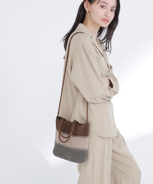 NATURAL BEAUTY BASIC(ナチュラルビューティーベーシック)の「【Oggi.jp掲載】◇メタリックボーダー2wayバッグ(ハンドバッグ・レディース・シルバー系その他/ゴールド系その他・フリ-)」の4枚目の写真