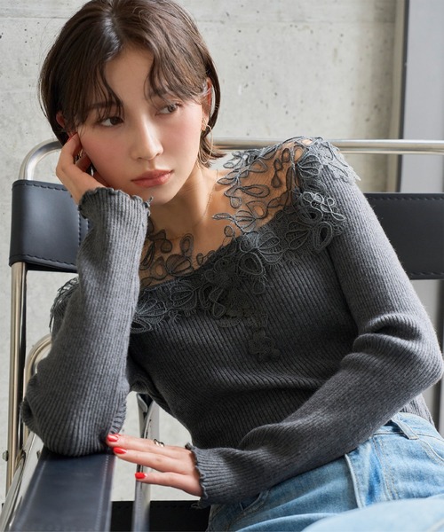 KOBE LETTUCE（コウベレタス）の「レースオフショルリブニット（ニット/セーター・レディース・ベージュ/サックスブルー/チャコール/アイボリー・M）」の5枚目の写真