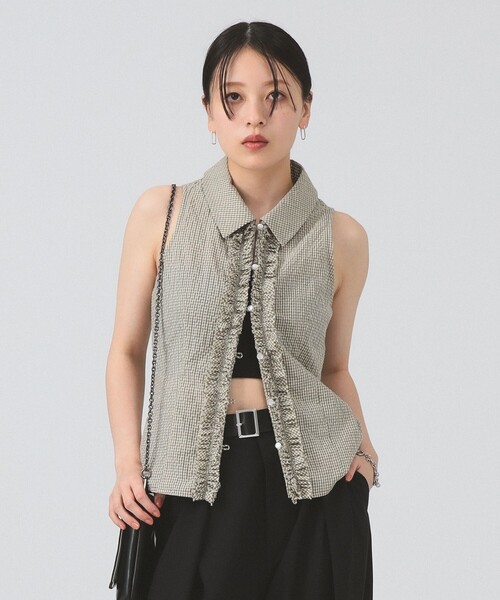 Ray BEAMS(レイビームス)の「サッカー チェック フリル ノースリーブ(シャツ/ブラウス・レディース・ブラック/グリーン・ONE SIZE)」の1枚目の写真