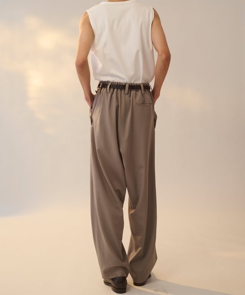 UJOH(ウジョー)の「【UJOH HOMME/ウジョー】Botton Line Closure PNT(スラックス・メンズ・ベージュ/ブラック・4/5)」の6枚目の写真