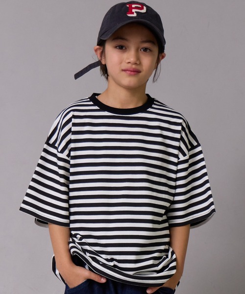 PAIRMANON STREET(ペアマノンストリート)の「【綿100%】総柄プリント オーバーサイズ 半袖 Tシャツ【PAIRMANON STREET】(Tシャツ/カットソー・キッズ・イエロー/ブラック/ブラック系その他2/オフホワイト/ブラック系その他・90/100/120/160/110/130/140/150)」の3枚目の写真