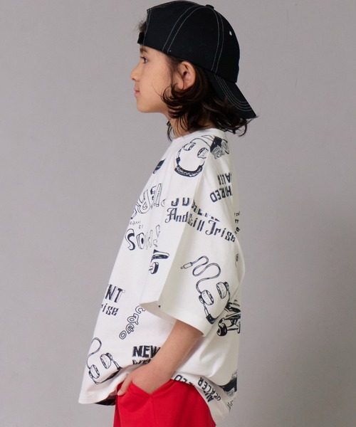 PAIRMANON STREET(ペアマノンストリート)の「【綿100%】総柄プリント オーバーサイズ 半袖 Tシャツ【PAIRMANON STREET】(Tシャツ/カットソー・キッズ・イエロー/ブラック/ブラック系その他2/オフホワイト/ブラック系その他・90/100/120/160/110/130/140/150)」の6枚目の写真