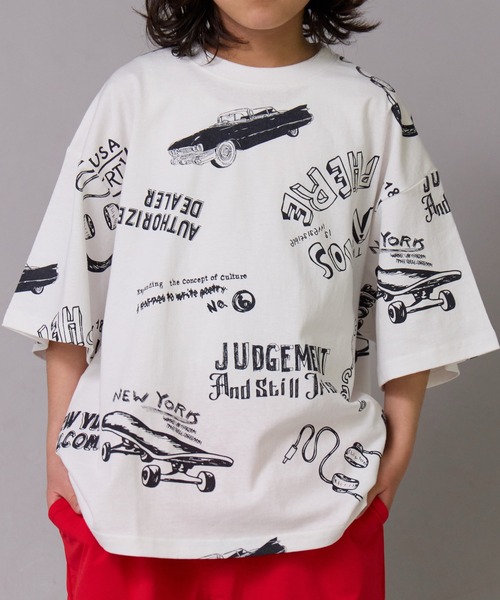 PAIRMANON STREET(ペアマノンストリート)の「【綿100%】総柄プリント オーバーサイズ 半袖 Tシャツ【PAIRMANON STREET】(Tシャツ/カットソー・キッズ・イエロー/ブラック/ブラック系その他2/オフホワイト/ブラック系その他・90/100/120/160/110/130/140/150)」の9枚目の写真