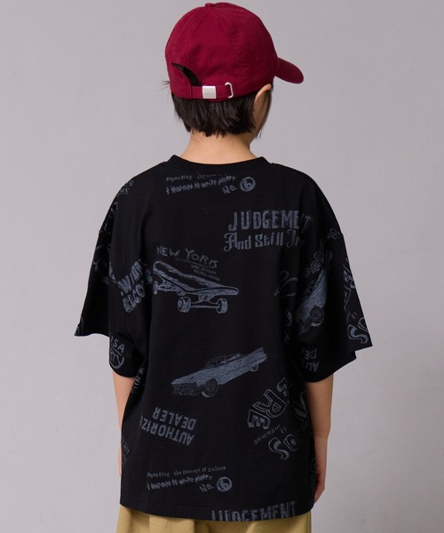 PAIRMANON STREET(ペアマノンストリート)の「【綿100%】総柄プリント オーバーサイズ 半袖 Tシャツ【PAIRMANON STREET】(Tシャツ/カットソー・キッズ・イエロー/ブラック/ブラック系その他2/オフホワイト/ブラック系その他・90/100/120/160/110/130/140/150)」の11枚目の写真