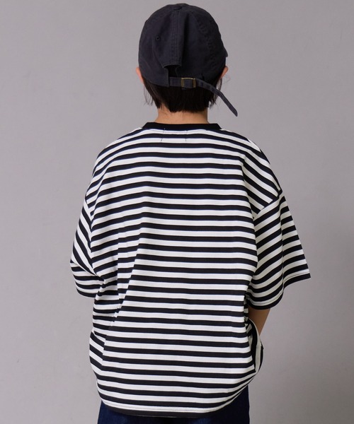 PAIRMANON STREET(ペアマノンストリート)の「【綿100%】総柄プリント オーバーサイズ 半袖 Tシャツ【PAIRMANON STREET】(Tシャツ/カットソー・キッズ・イエロー/ブラック/ブラック系その他2/オフホワイト/ブラック系その他・90/100/120/160/110/130/140/150)」の14枚目の写真