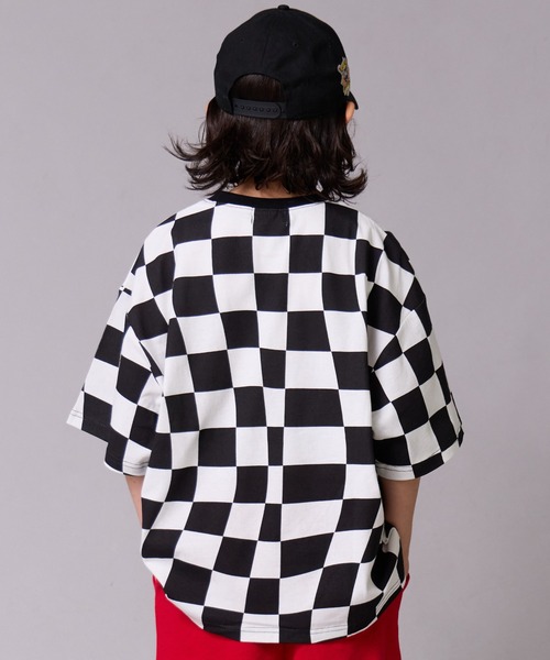 PAIRMANON STREET(ペアマノンストリート)の「【綿100%】総柄プリント オーバーサイズ 半袖 Tシャツ【PAIRMANON STREET】(Tシャツ/カットソー・キッズ・イエロー/ブラック/ブラック系その他2/オフホワイト/ブラック系その他・90/100/120/160/110/130/140/150)」の17枚目の写真