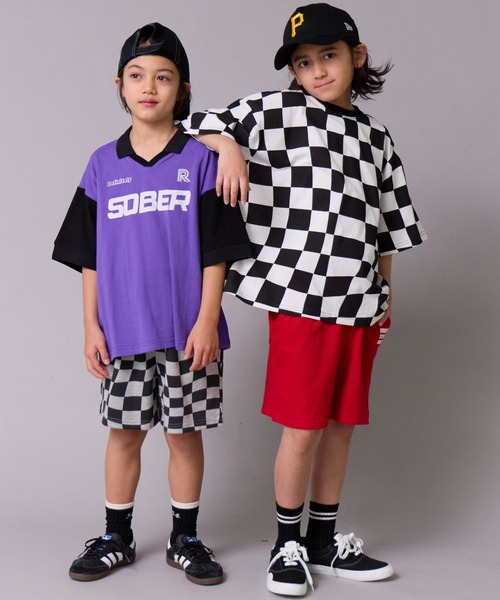 PAIRMANON STREET(ペアマノンストリート)の「【綿100%】総柄プリント オーバーサイズ 半袖 Tシャツ【PAIRMANON STREET】(Tシャツ/カットソー・キッズ・イエロー/ブラック/ブラック系その他2/オフホワイト/ブラック系その他・90/100/120/160/110/130/140/150)」の19枚目の写真