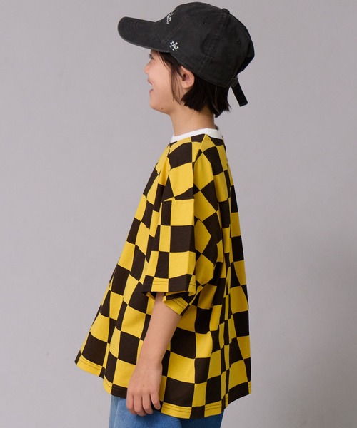 PAIRMANON STREET(ペアマノンストリート)の「【綿100%】総柄プリント オーバーサイズ 半袖 Tシャツ【PAIRMANON STREET】(Tシャツ/カットソー・キッズ・イエロー/ブラック/ブラック系その他2/オフホワイト/ブラック系その他・90/100/120/160/110/130/140/150)」の20枚目の写真