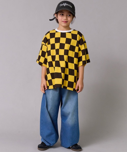 PAIRMANON STREET(ペアマノンストリート)の「【綿100%】総柄プリント オーバーサイズ 半袖 Tシャツ【PAIRMANON STREET】(Tシャツ/カットソー・キッズ・イエロー/ブラック/ブラック系その他2/オフホワイト/ブラック系その他・90/100/120/160/110/130/140/150)」の22枚目の写真