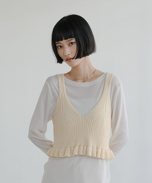 LOWRYS FARM(ローリーズファーム)の「ニットフリルビスチェ 657817(ニット/セーター・レディース・アイボリー/ブラック/ベージュ・FREE)」の2枚目の写真