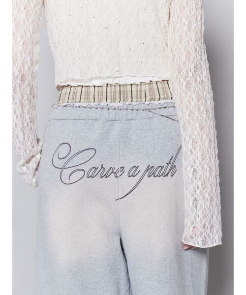 EMODA（エモダ）の「レイヤードロゴスウェットパンツ（スウェットパンツ・レディース・グレー/ブラック/ネイビー・MEDIUM/SMALL）」の4枚目の写真