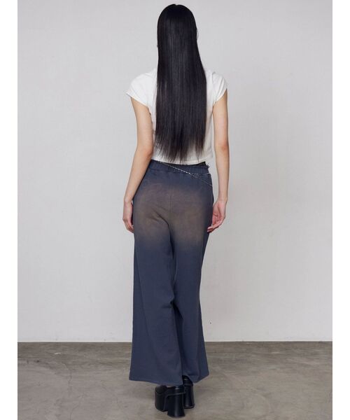 EMODA（エモダ）の「レイヤードロゴスウェットパンツ（スウェットパンツ・レディース・グレー/ブラック/ネイビー・MEDIUM/SMALL）」の19枚目の写真