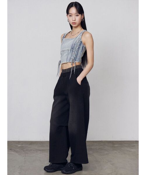 EMODA(エモダ)の「レイヤードロゴスウェットパンツ(スウェットパンツ・レディース・グレー/ブラック/ネイビー・MEDIUM/SMALL)」の19枚目の写真