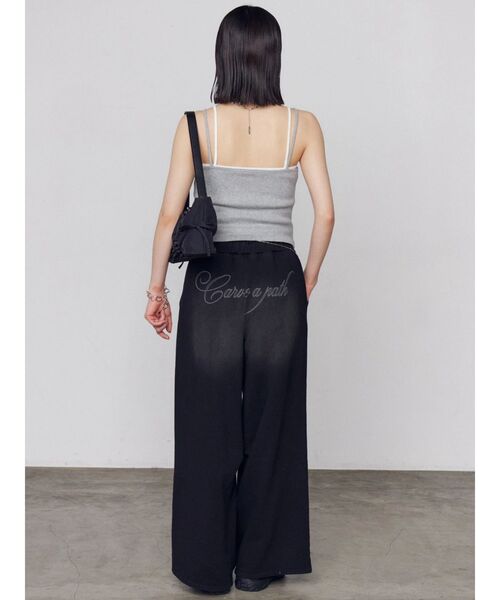 EMODA(エモダ)の「レイヤードロゴスウェットパンツ(スウェットパンツ・レディース・グレー/ブラック/ネイビー・MEDIUM/SMALL)」の22枚目の写真