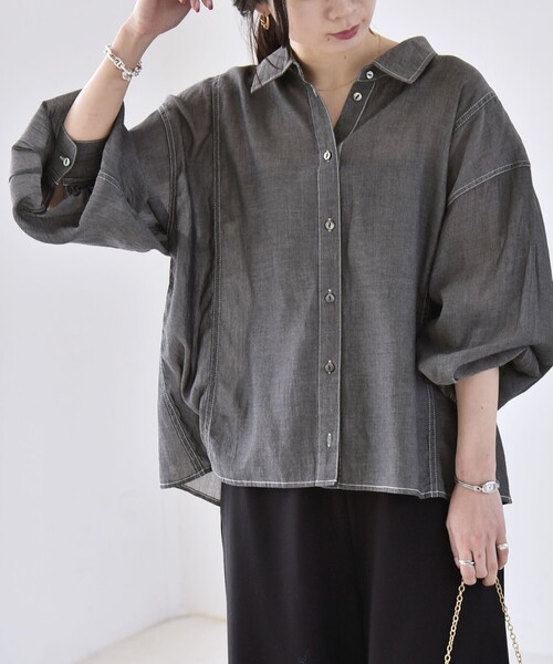 quaranciel(カランシエル)の「quaranciel:〈洗濯機可能〉シアー デニム ギャザー レギュラー シャツ(シャツ/ブラウス・レディース・ブラック/ネイビー・ONE SIZE)」の5枚目の写真
