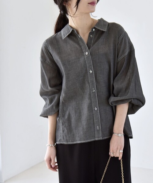 quaranciel(カランシエル)の「quaranciel:〈洗濯機可能〉シアー デニム ギャザー レギュラー シャツ(シャツ/ブラウス・レディース・ブラック/ネイビー・ONE SIZE)」の7枚目の写真