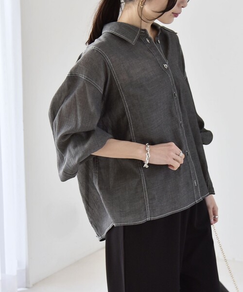 quaranciel(カランシエル)の「quaranciel:〈洗濯機可能〉シアー デニム ギャザー レギュラー シャツ(シャツ/ブラウス・レディース・ブラック/ネイビー・ONE SIZE)」の8枚目の写真