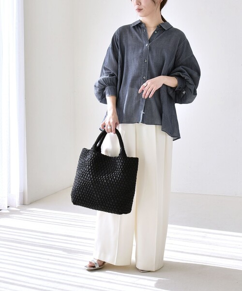 quaranciel(カランシエル)の「quaranciel:〈洗濯機可能〉シアー デニム ギャザー レギュラー シャツ(シャツ/ブラウス・レディース・ブラック/ネイビー・ONE SIZE)」の15枚目の写真