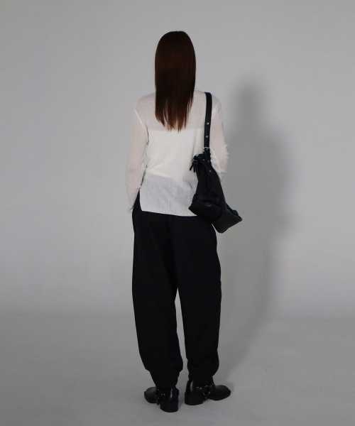 CHICKS（チックス）の「スリムフィットスリット長袖ニットアイボリー（Tシャツ/カットソー・レディース・アイボリー・ONE SIZE）」の3枚目の写真