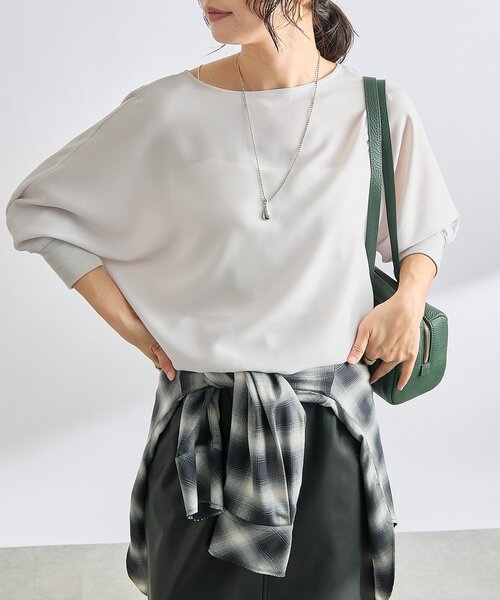 RIVE DROITE（リヴドロワ）の「予約【ON・OFF問わず活躍】リブ付きジョーゼットドルマンブラウス2（シャツ/ブラウス・レディース・チャコールグレー/ブラック/ライトグレー/オフホワイト・FREE）」の4枚目の写真