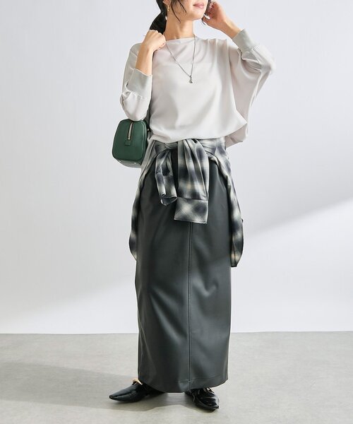 RIVE DROITE（リヴドロワ）の「予約【ON・OFF問わず活躍】リブ付きジョーゼットドルマンブラウス2（シャツ/ブラウス・レディース・チャコールグレー/ブラック/ライトグレー/オフホワイト・FREE）」の21枚目の写真