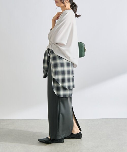 RIVE DROITE（リヴドロワ）の「予約【ON・OFF問わず活躍】リブ付きジョーゼットドルマンブラウス2（シャツ/ブラウス・レディース・チャコールグレー/ブラック/ライトグレー/オフホワイト・FREE）」の22枚目の写真