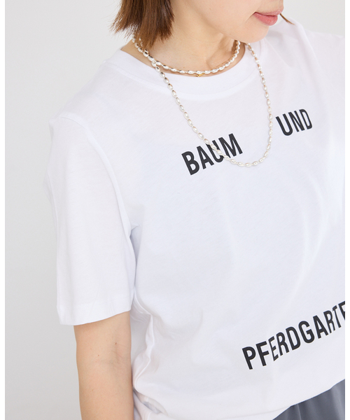 IENA(イエナ)の「BAUM UND PFERDGARTEN/バウム ウンド ヘルガーデン LOGO T Tシャツ JAWO24593(Tシャツ/カットソー・レディース・ホワイト・FREE)」の2枚目の写真