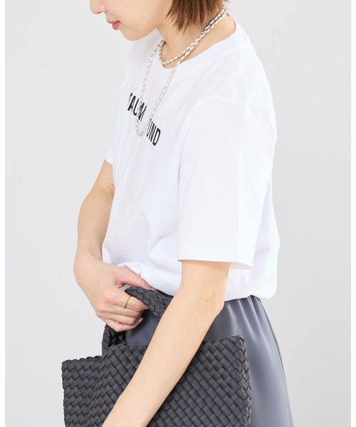 IENA(イエナ)の「BAUM UND PFERDGARTEN/バウム ウンド ヘルガーデン LOGO T Tシャツ JAWO24593(Tシャツ/カットソー・レディース・ホワイト・FREE)」の3枚目の写真