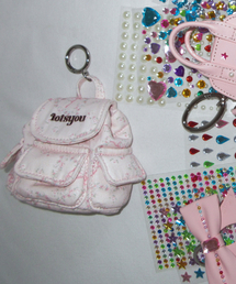 LOTSYOU（ロッツユー）の「LOTSYOU_Chubby Backpack Keyring L/PINK（キーケース/キーアクセサリー）」