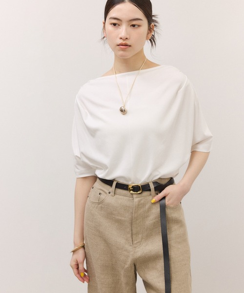 ADAM ET ROPE'(アダムエロペ)の「ドレープトップス(Tシャツ/カットソー・レディース・オリーブ/ダークブラウン/ホワイト・FREE)」の9枚目の写真