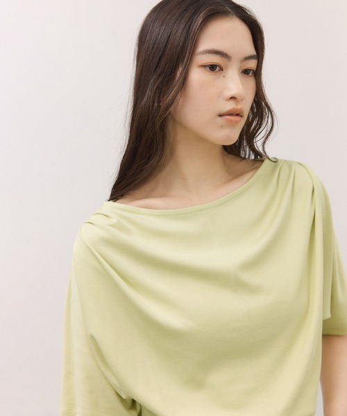 ADAM ET ROPE'(アダムエロペ)の「ドレープトップス(Tシャツ/カットソー・レディース・オリーブ/ダークブラウン/ホワイト・FREE)」の16枚目の写真