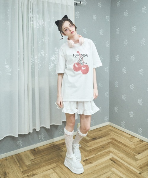 Lovilyn(ラヴィリン)の「フルーツビックT(Tシャツ/カットソー・レディース・ブラック/ホワイト/ホワイト系その他/イエロー・FREE)」の14枚目の写真